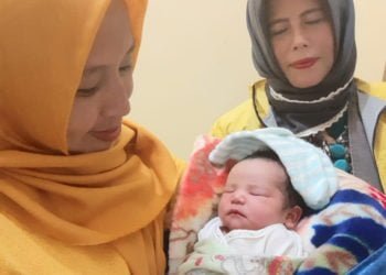Uluran Tangan Wabup untuk Sang Ibu Melahirkan di Tepi Jalan