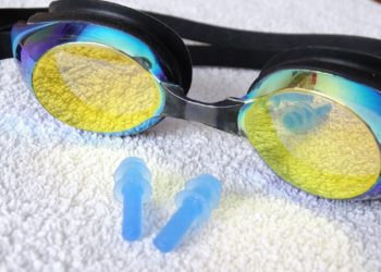 Kacamata Renang Astronot