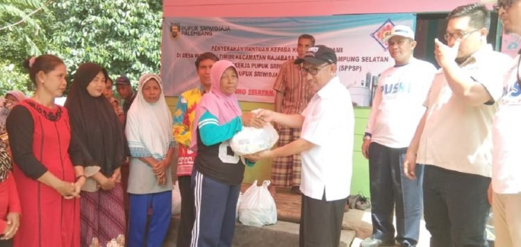 PT Pusri Kembali Salurkan Bantuan ke Korban Tsunami
