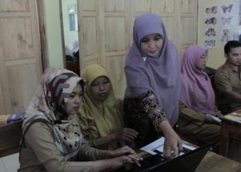 PGSD STKIP Pringsewu Gelar Goes to School