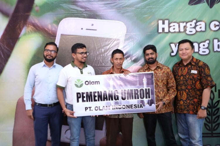 Dua Petani Raih Tiket Umrah dari PT Olam Indonesia