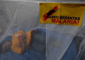 Bagikan Kelambu -- Kemenkes membagikan sekitar 20 juta kelambu berinsektisida di seluruh Indonesia selama 10 tahun terakhir untuk mempercepat eliminasi malaria. (MI/Ramdani)