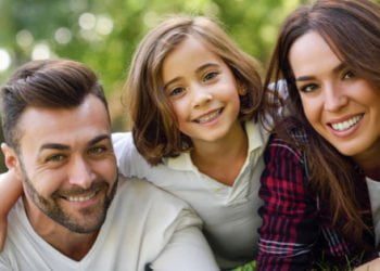 Ilustrasi kedekatan orang tua dan anak