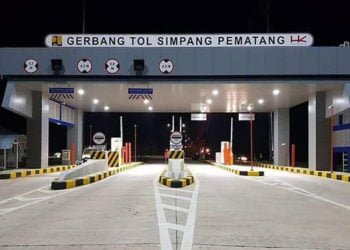 GERBANG TOL SIMPANGPEMATANG. Suasana Gerbang Tol Simpangpematang, Mesuji, Senin (13/5). Jalan tol trans-Sumatera Bakauheni—Terbanggibesar—Pematangpanggang (JTTS Baterpang) siap melayani arus mudik Lebaran 2019. Sejauh ini, pejabat berwenang terus memantau kesiapan pelayanan bagi pemudik yang akan menggunakan Baterpang dan penyeberangan Merak—Bakauheni.
n LAMPUNG POST/JUAN SANTOSO SITUMEANG