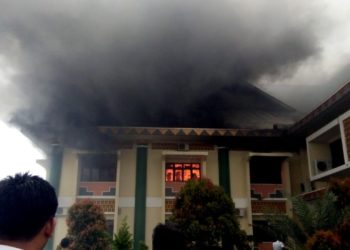 Tiga Rumah Terbakar Tersisa Puing