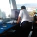 PENGATUR LALU LINTAS KAPAL. Petugas pengatur lalu lintas kapal mengamati pergerakan lalu lintas kapal dari monitor ship traffic controle (STC) Pelabuhan Bakauheni Lampung Selatan.
(LAMPUNG POST/AAN KRIDOLAKSONO)