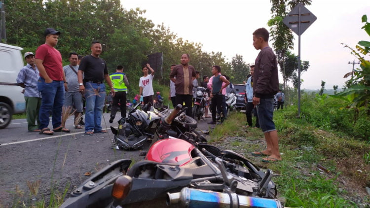 Perbaiki Rambu di Jalur Rawan Lakalantas