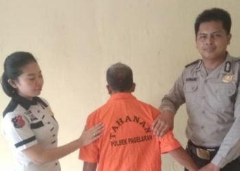 PELAKU CABUL. Pelaku pencabulan terhadap siswi taman kanank-kanan saat diamankan di Polsek Pagelaran. (DOKUMENTASI POLSEK PAGELARAN)