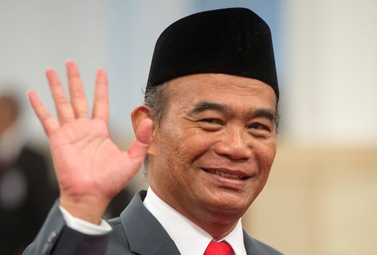 MENTERI HASIL PEROMBAKAN KABINET