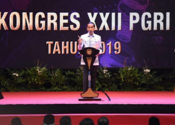 BUKA KONGRES. Presiden Joko Widodo membuka kongres Persatuan Guru Republik Indonesia (PGRI) ke-22 di Jakarta,, Jumat (5/7).
(ANTARA/AKBAR NUGROHO GUMAY)