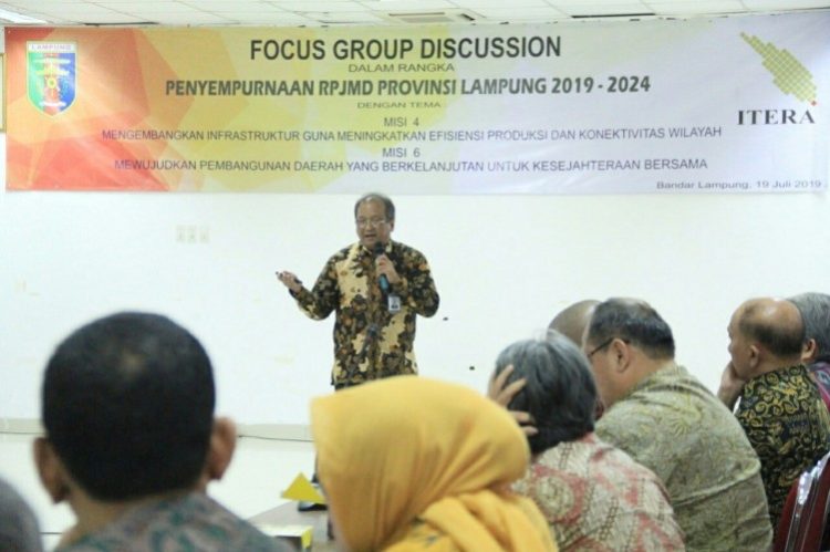 PENYUSUNAN RPJMD. Rektor ITERA Ofyar Z Tamin memberikan sambutan pada acara penyusunan RPJMD di Itera, akhir pekan lalu. (ISTIMEWA)