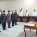 LANTIK PEJABAT BARU. Bupati Tulangbawang Barat Umar Ahmad melantik enam pejabat baru di lingkungan Pemkab setempat, Rabu (10/7). Kinerja buruk pejabat eselon II dan III membuat Bupati kecewa. (LAMPUNG POST/MERWAN)
