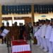 PELANTIKAN. Bupati Kabupaten Way Kanan Raden Adipati Surya melantik delapan penjabat (Pj) kepala kampung di aula Kecamatan Baradatu, Senin (1/7). Dalam amanatnya, Adipati menyampaikan pengangkatan penjabat kepala kampung merupakan suatu amanah karena dianggap mampu untuk mengemban tugas. (DOKUMENTASI HUMAS PEMKAB WAY KANAN)