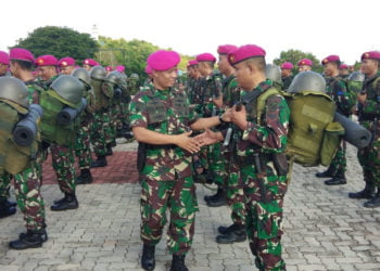 Anggota Marinir Dirikan Posko Pasien Covid