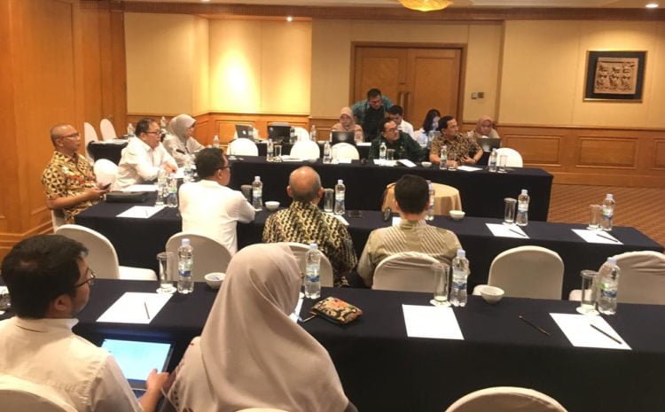 RAPAT KIM. Rapat untuk mempercepat pembangunan Kawasan Industri Maritim (KIM) Tanggamus digelar Kementerian Koordinator Bidang Perekonomian Deputi Bidang Koordinasi Percepatan Infrastruktur dan Pengembangan Wilayah di ruang pertemuan Hotel Aryaduta, Jakarta, Senin (1/7). (ISTIMEWA)