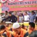 KONFERENSI PERS. Satresnarkoba Polres Lampung Selatan melangsungkan pengungkapan penyalahgunaan narkoba, Jumat (30/8). LAMPUNG POST/PERDHANA WIBYSONO