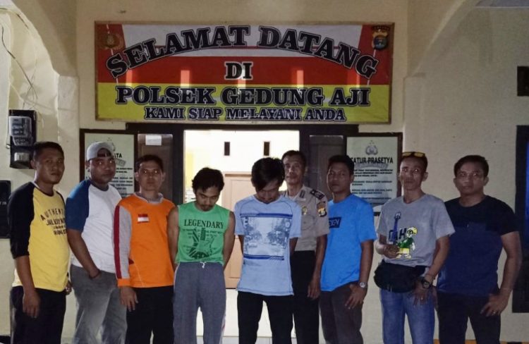 Asyik Isap Sabu, Dua Orang Diamankan