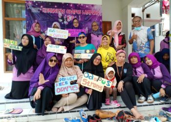 Anggota Komunitas Odapus Lampung (KOL) berfoto bersama. Mereka selalu fokus dan konsisten untuk terus memberikan dukungan kepada sesama odapus. DOK. KOL