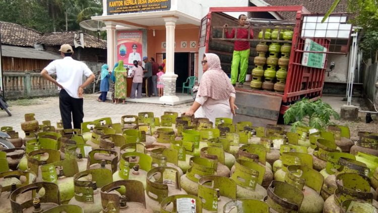 Pemerintah berencana memberlakukan pembelian gas elpiji 3kg hanya melalui agen resmi dengan sarat menunjukkan KTP/Lampung Post.Id
