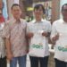 FOTO BERSAMA. Senior Manager Sustainability Great Giant Pineapple (GGP) Arief Fatullah (paling kiri), manajemen GGP Djoni Wesida (kedua dari kiri), Pemimpin Redaksi Lampost.co Sjaicul Anwar (kedua kanan), dan Pemimpin Redaksi Lampung Post Iskandar Zulkarnain berfoto bersama usai Workshop Integrated Communication bagi segenap karyawan di lingkungan perusahaan di Gedung Training Center, Selasa (27/8). (LAMPUNG POST/ABDUL GAFUR)