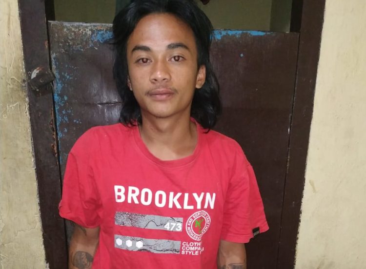 Goda Pacar Orang, Leher Pemuda Ditusuk