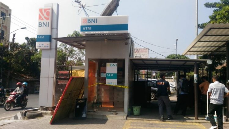 (ATM yang dibobol maling. (Foto:Asrul Septian Malik/Lampost.co)