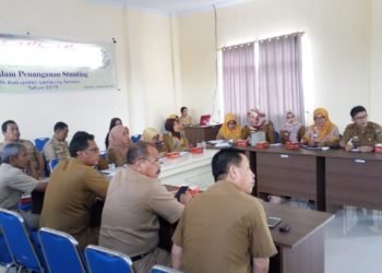 PENANGANAN TENGKES. Dinas Ketahanan Pangan Lamsel menggelar rapat pembahasan tentang penanganan tengkes di aula Bappeda Lamsel, Senin (16/9). Lamsel mencanangkan bebas tengkes pada 2023. (DOKUMENTASI DISKOMINFO LAMSEL)