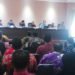 RAPAT KOORDINASI. Tim Korupgah KPK RI memberikan arahan dalam rapat koordinasi penguatan sistem pencegahan pascapenindakan terintegritas pada Pemkab Lamsel di Aula Krakatau Kantor Bupati Lamsel, Jumat (18/10). LAMPUNG POST/JUWANTORO