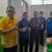 TES URINE. Kepala LP Kotaagung Sohibur Rachman dan Komandan Kodim 0424 Tanggamus Letkol Arh Anang Hasto Utomo saat mengikuti tes urine di LP Kotaagung, Jumat (11/10). (DOKUMENTASI LP KOTAAGUNG)