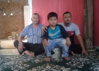 mengandalkan keluarga