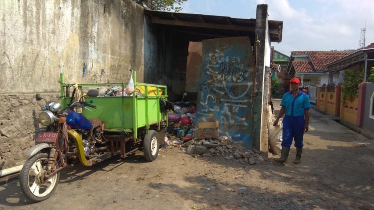 Warga Jagabaya Keluhkan Tumpukan Sampah