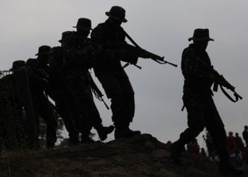 Kegiatan Sail Nias di Piabung. (LAMPUNG POST/ZAINUDIN)