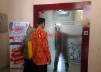Kedua kerabat oknum Inspektorat Lampung saat ingin membesuk MM