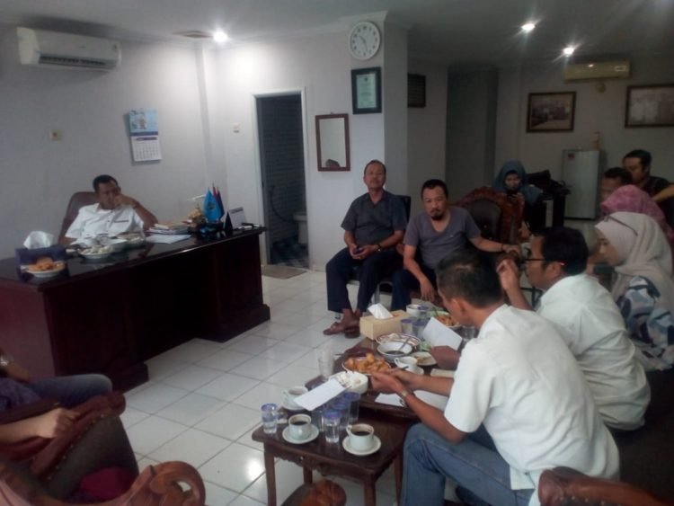 RAKERNASLUB. Suasana rapat pemantapan persiapan pelaksanaan Rakernaslub SIWO se-Indonesia di Balai Wartawan H Solfian Akhmad, Kota Bandar Lampung, Rabu (23/10).(DOK LAMPUNG POST)