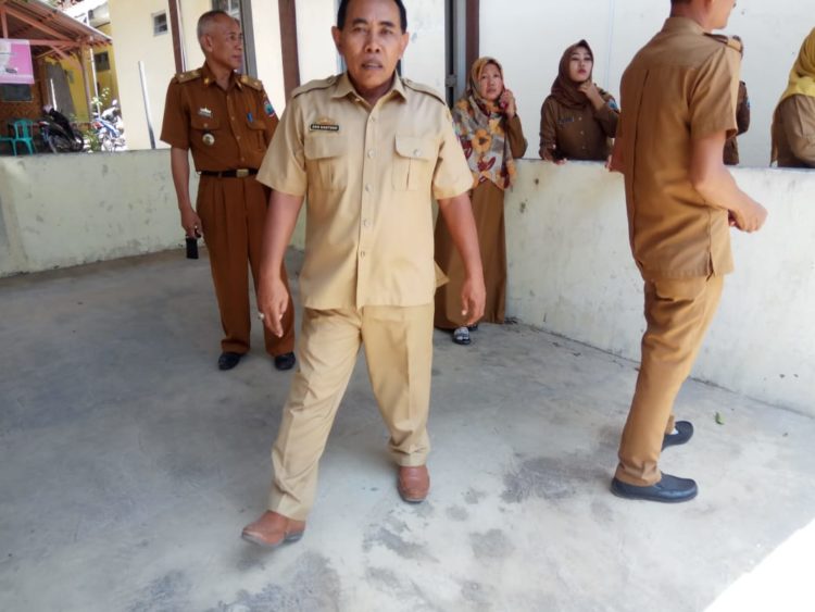 Motor Staf Dispora Lamsel Dicuri di Kantor