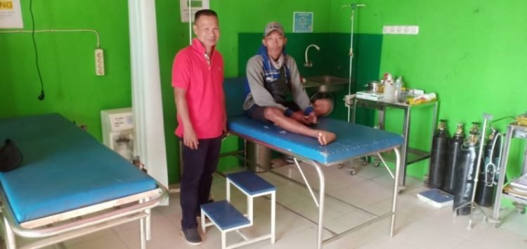 Korban pembegalan saat dirawat di Puskesmas Panaragan, Senin (18/11).