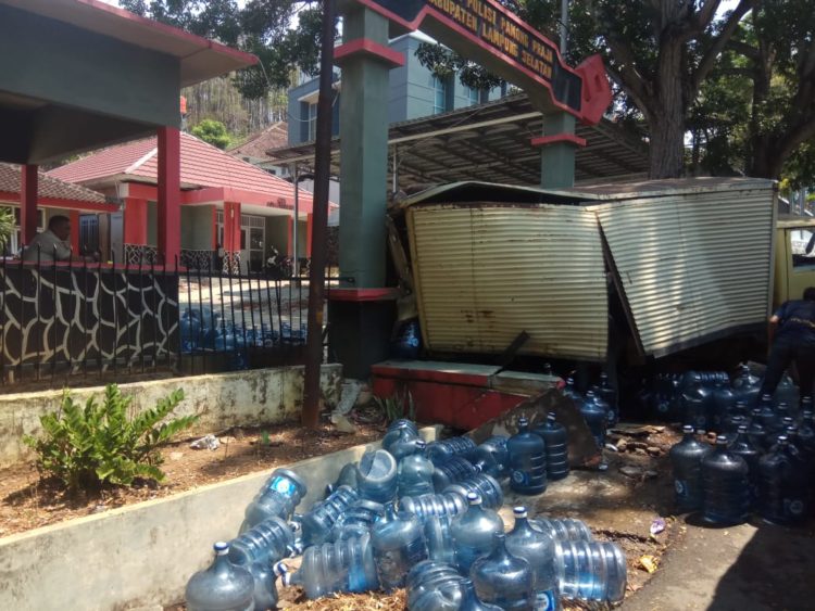 Perusahaan Air Minum Diminta Perbaiki Gapura Kantor Pol PP