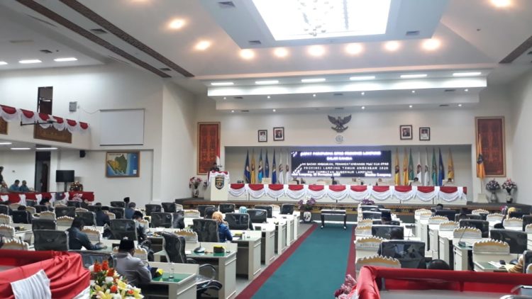 Molor dan Minim Kehadiran Warnai Paripurna DPRD