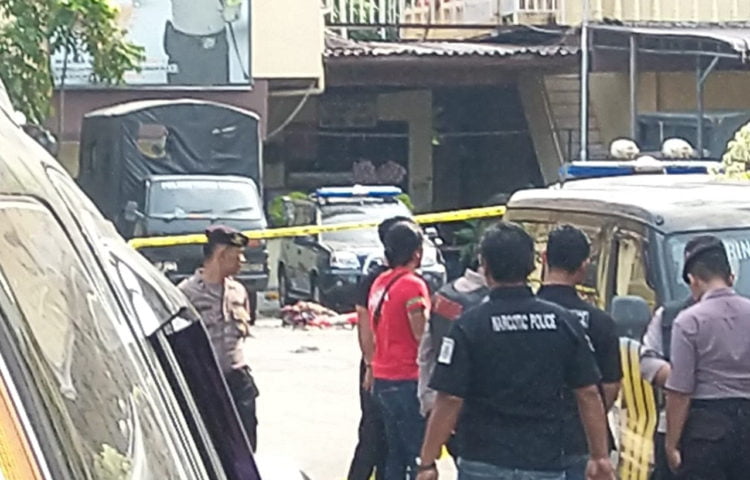 Lokasi ledakan bom di Mapolrestabes Medan.(MI/YOSEPH PENCAWAN)