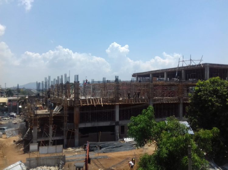 DIAWASI KEJATI LAMPUNG. Salah satu proyek pembangunan gedung perawatan nonbedah RSUD Abdul Moeloek Bandar Lampung yang dilaksanakan PT Asri Fariz Jaya senilai Rp36 miliar lebih dari dana APBD 2019 yang sedang dalam pengawasan Kejaksaan Tinggi Lampung. ISTIMEWA