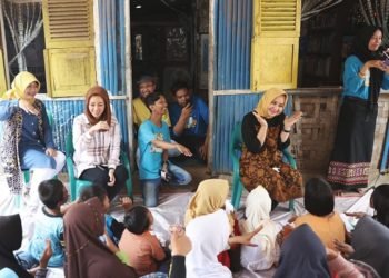 Bunda Riana menghadiri HUT Rumah Baca Komunitas Jendela Lampung, di Kelurahan Bakung, Kecamatan Telukbetung Barat, Bandar Lampung, Senin (4/11).
DOK PEMPROV LAMPUNG