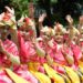 TAMPILKAN TARIAN. Para siswi Lazuardi Haura Global Islamic School menampilkan tarian khas Bali, yakni tari pendet, saat festival budaya dalam rangka peringatan Hari Sumpah Pemuda.  LAMPUNG POST/NURJANNAH