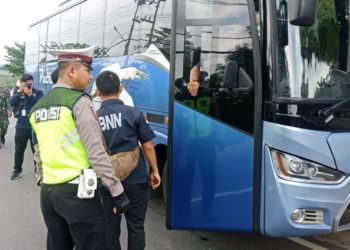 BNN dan Polres Way Kanan Tes Urine Sopir Bus