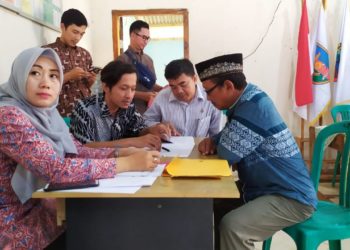 PENETAPAN NILAI. Pengumuman penetapan nilai lahan ganti rugi untuk pembangunan gardu induk PLN di Desa Talangbaru, Kecamatan Sidomulyo, Lampung Selatan. n LAMPUNG POST/PERDHANA WYBISONO