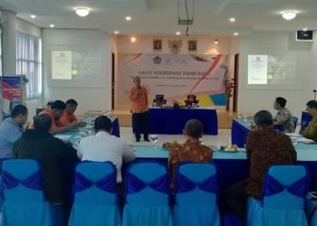 BUKA RAKOR. Kepala Kantor Pelayanan Perbendaharaan Negara (KPPN) Kotabumi, Subur Bahariyanto, saat membuka rapat koordinasi (rakor) teknis di Aula KPPN Kotabumi, Selasa (17/12). LAMPUNG POST/FAJAR NOFITRA