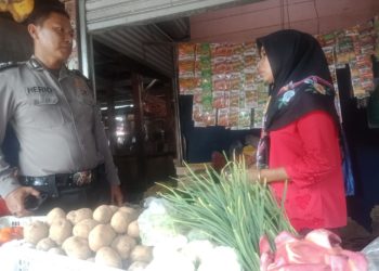 TAS HILANG. Warung milik korban yang tasnya hilang di Pasar Kecamatan Sidomulyo, Lampung Selatan, Minggu (1/12). DOKUMENTASI WARGA