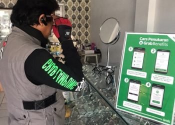 Grab Lampung bekerja sama dengan Optik Hes di Jalan Teuku Umar, Bandar Lampung memberikan fasilitas pemeriksaan mata dan gratis lensa standar setiap pembelian frame kacamata.
n DOKUMENTASI GRAB