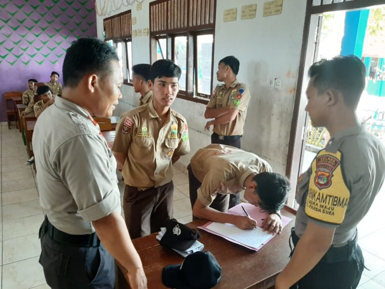 50 Siswa di Ngambur Minat Jadi Polisi