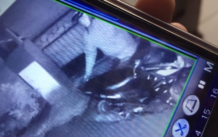 Pencurian Motor Mahasiswi Terekam Kamera CCTV