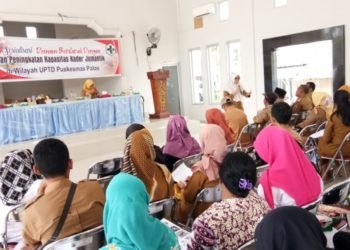SOSIALISASI DBD. UPTD Puskesmas PRJ Kecamatan Palas, Lampung Selatan, menggelar sosialisasi DBD, di aula kantor Camat Palas, Senin (6/1). LAMPUNG POST/ARMANSYAH